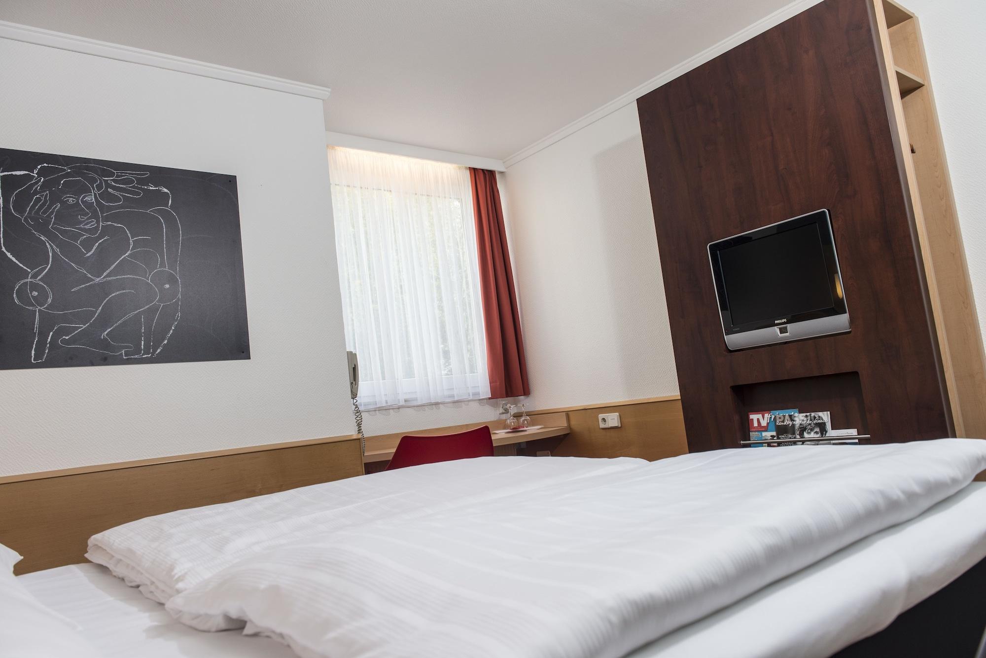 Ibis Kassel Melsungen Hotel Bagian luar foto