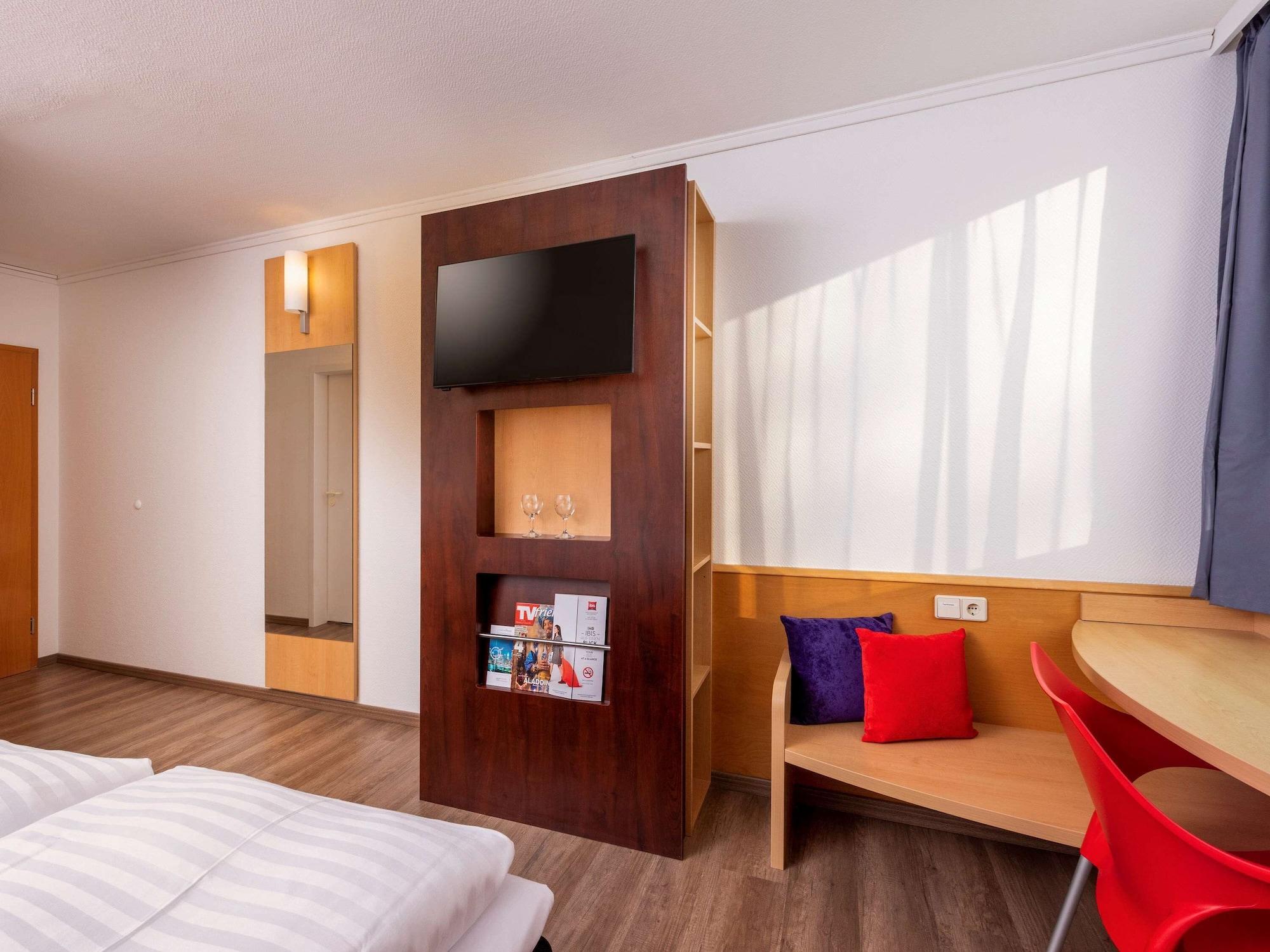 Ibis Kassel Melsungen Hotel Bagian luar foto